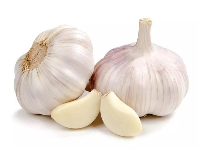 Garlic  2pcs
