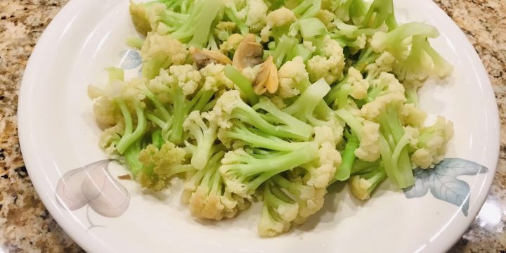 蛤蜊肉炒唐菜花 Stir-fried Short necked clam meat with Chinese Cauliflower