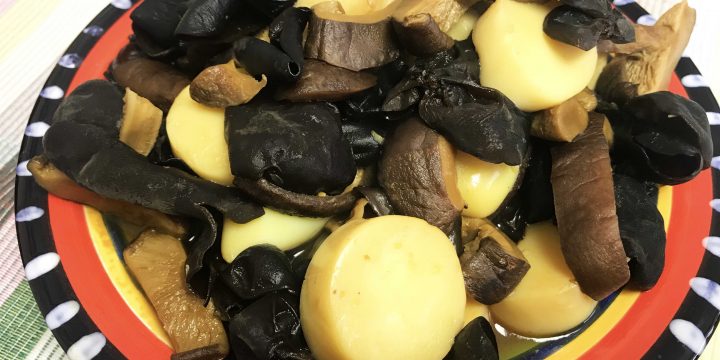 玉子豆腐炒黑木耳 Stir-fried Egg Tofu with Black Fungus