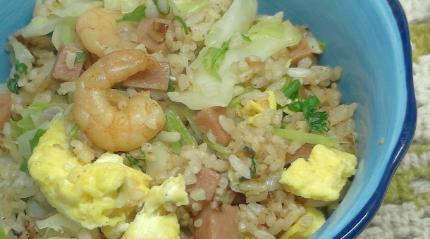 虾仁蛋炒饭Fried rice mixed shrimps and egg
