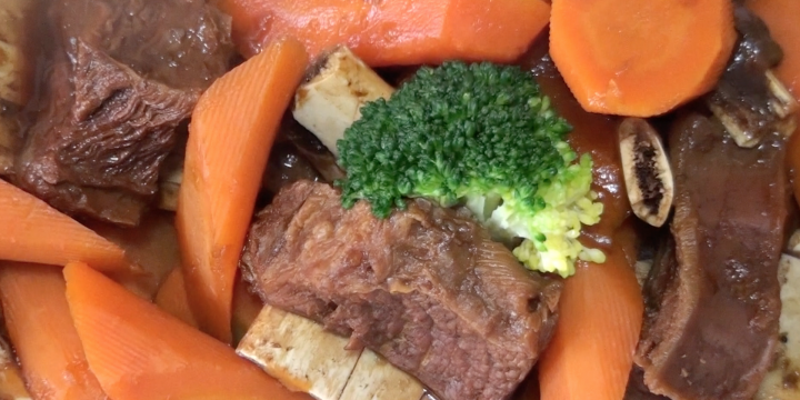 红焖牛排骨Braised Beef Ribs with Carrot